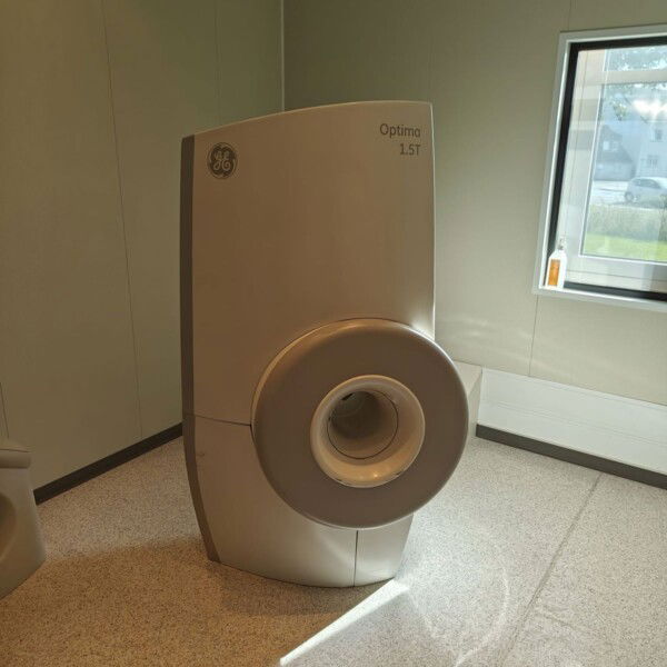 GE Optima MR430S 1.5T - 2011