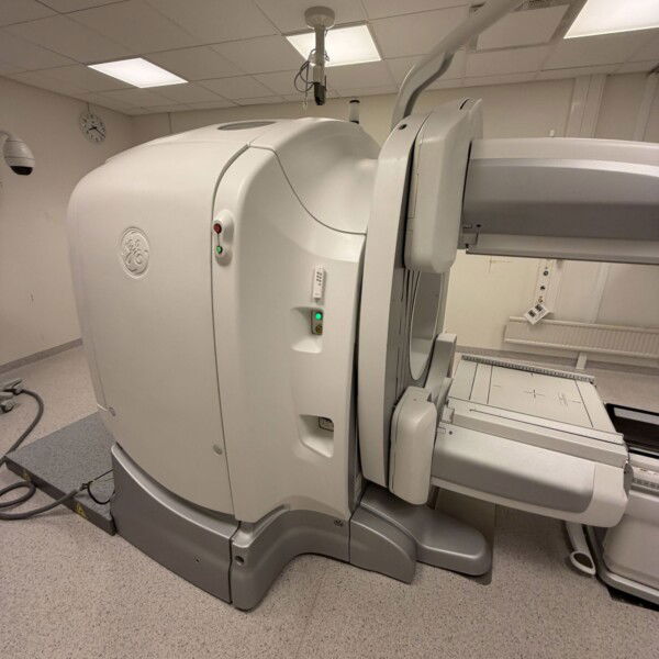 GE Discovery NM/CT 670 - 2012