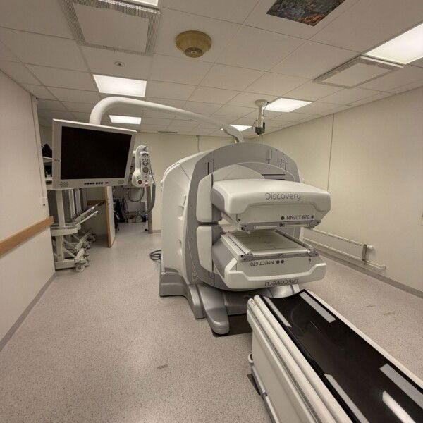 GE Discovery NM/CT 670 - 2012