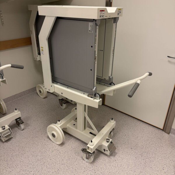 GE Discovery NM/CT 670 - 2012