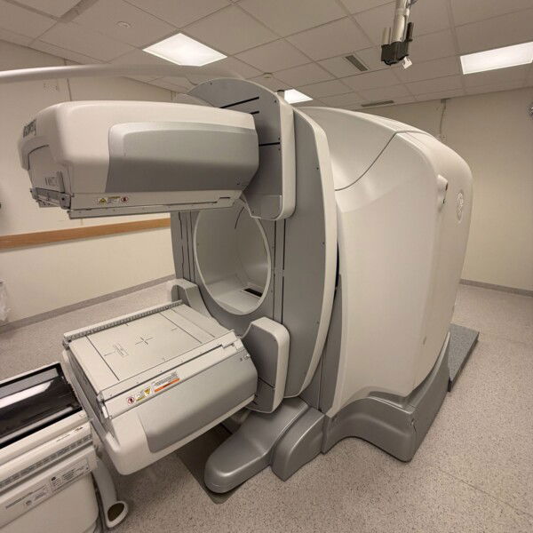 GE Discovery NM/CT 670 - 2012