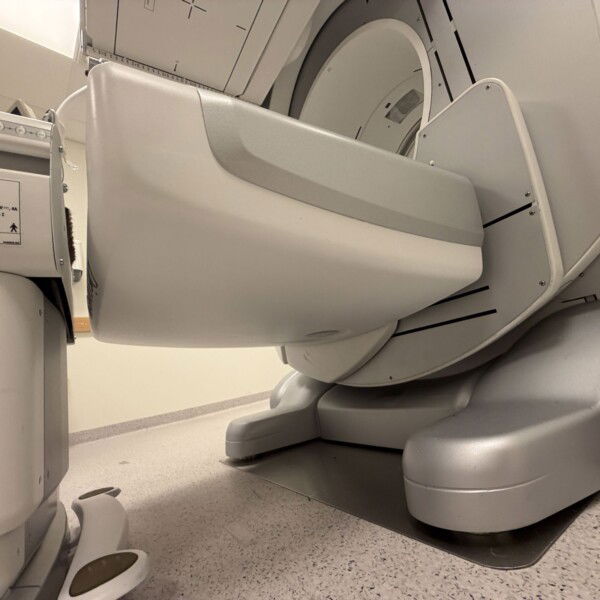 GE Discovery NM/CT 670 - 2012